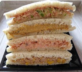 foto de sandwichs de miga gourmet